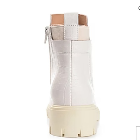 Journee Collection Jeeva Ivory Boots Size 11 M New - Picture 4 of 9